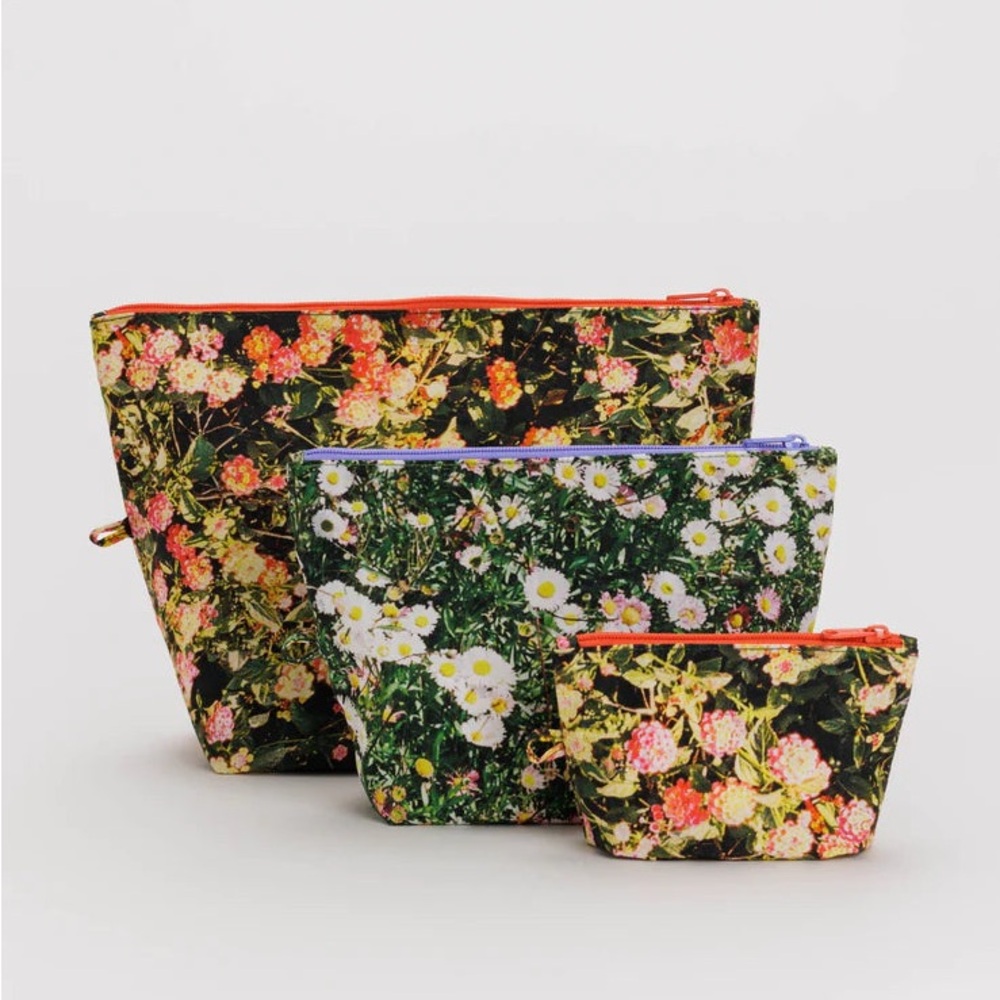 NWT BAGGU Go Pouch Set - Photo Florals